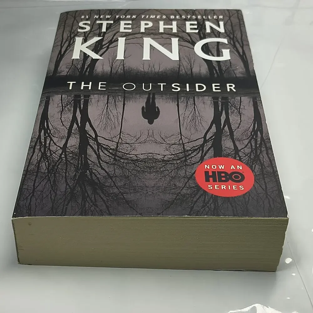 The Outsider Horror Paperback Book by Stephen King from Pocket Books 2018